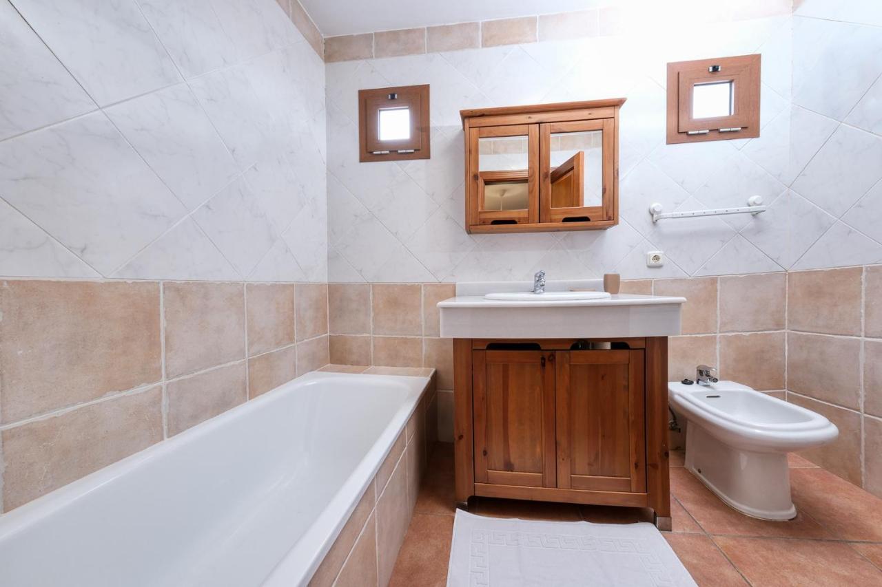 Вилла Casa Elin-Shared Pool, Fast Wifi Коста-Тегисе Экстерьер фото